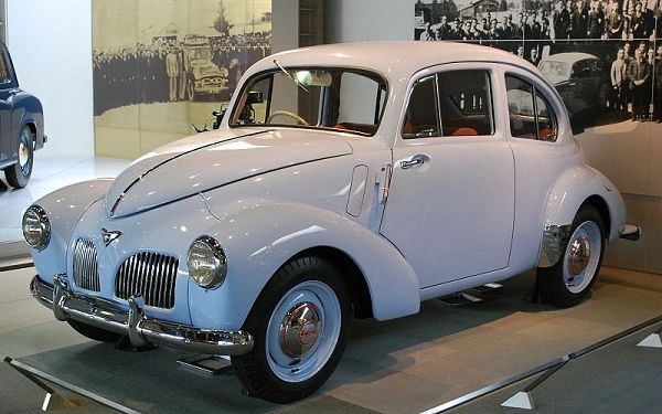 O primeiro carro do pós-guerra Toyota SA 1947