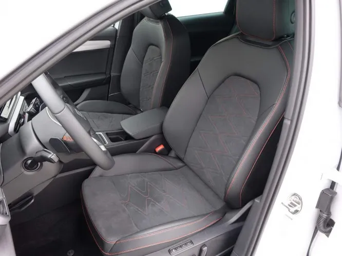Seat Leon 1.4 e-HYBRID 204 Break FR + GPS + Pano + XL Pack + Full LED + ALU18 Image 8