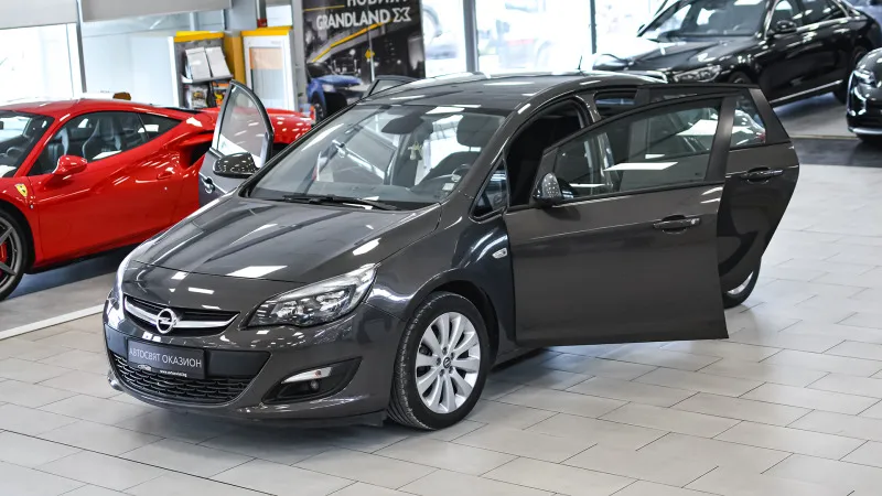 Opel Astra 1.4 Turbo Automatic Image 1