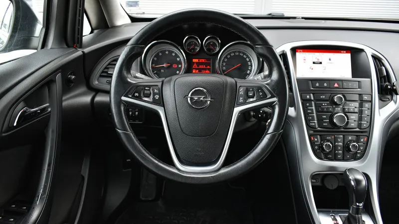 Opel Astra 1.4 Turbo Automatic Image 9