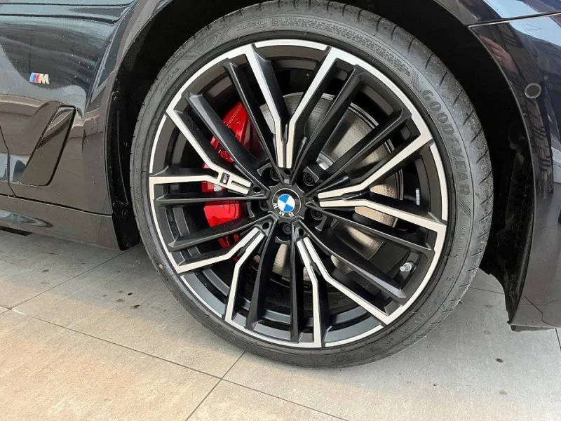 BMW 550 i M xDrive =BMW Individual= Exclusive Гаранция Image 5
