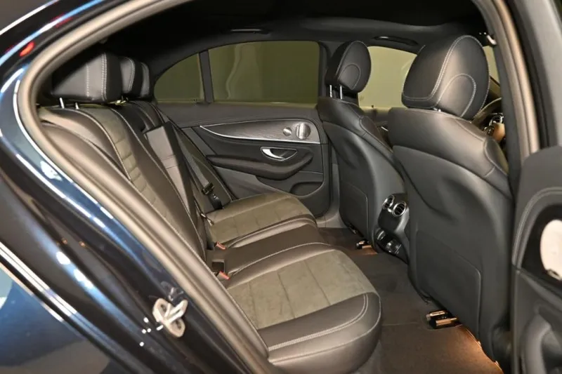 Mercedes-Benz E 53 AMG 4Matic+ =AMG Carbon Trim= AMG Night Pack Гаранция Image 4