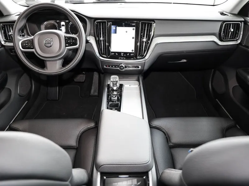 Volvo V60 B4 =R-Design= Panorama/Distronic Гаранция Image 5