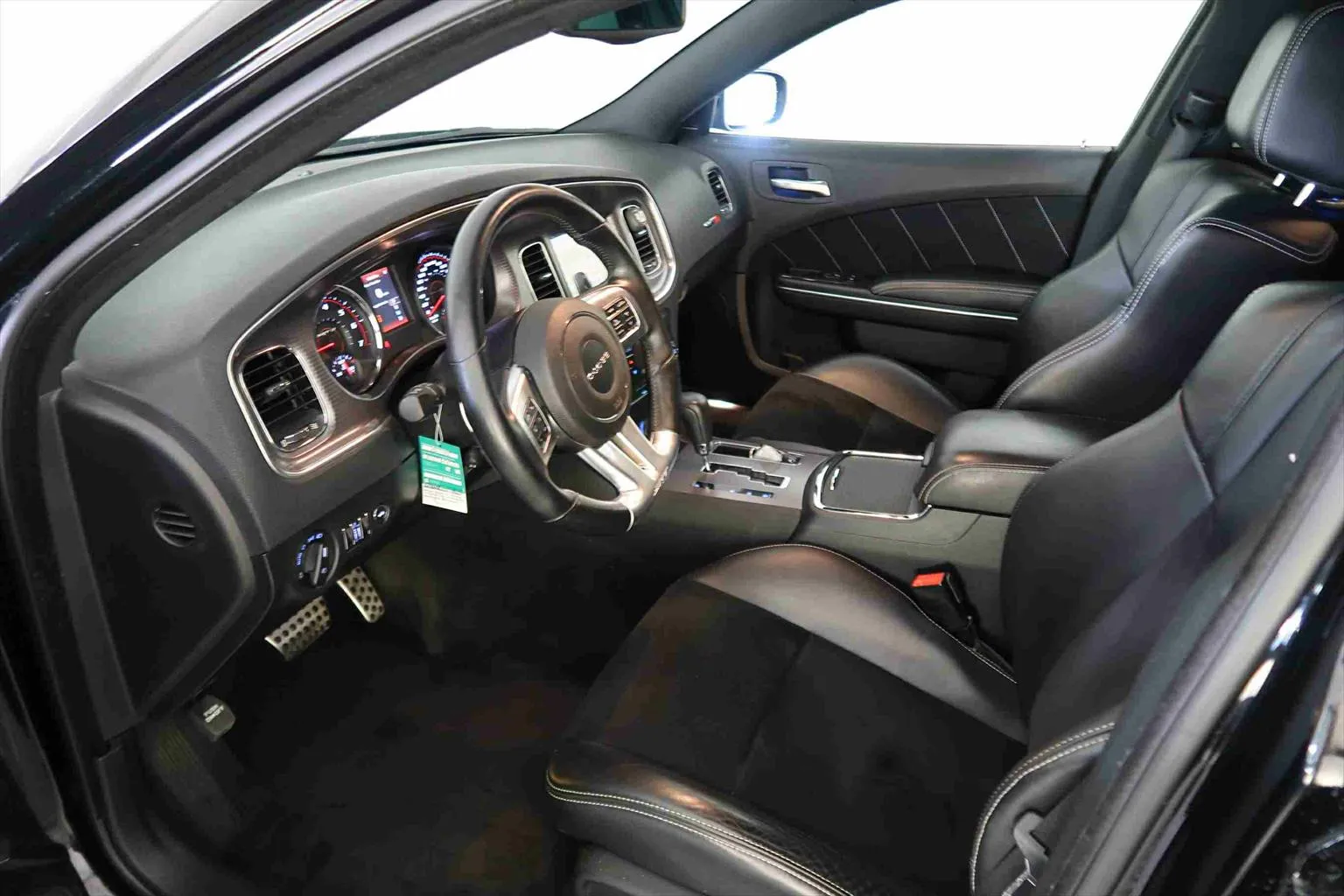 Dodge Charger SRT8 6.4 HEMI V8  Image 6