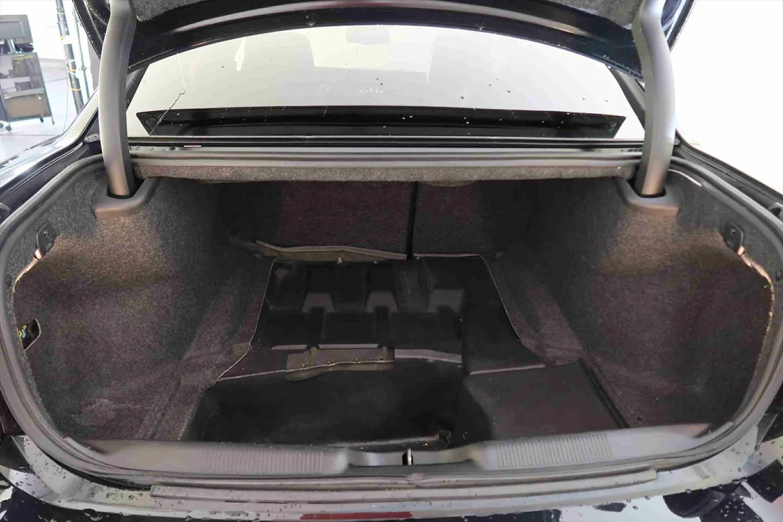 Dodge Charger SRT8 6.4 HEMI V8  Image 8