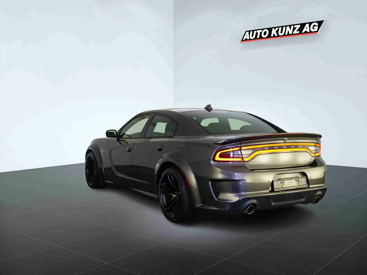 Dodge Charger SRT Hellcat Widebody 717PS  Image 2