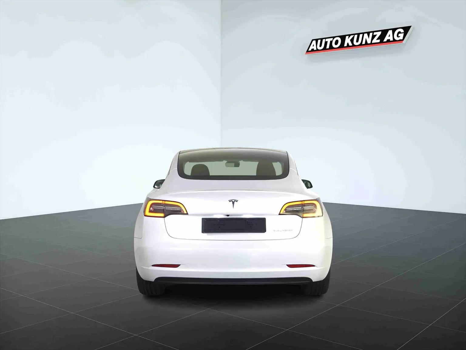 Tesla Model 3 Long Range Dual AWD  Image 4