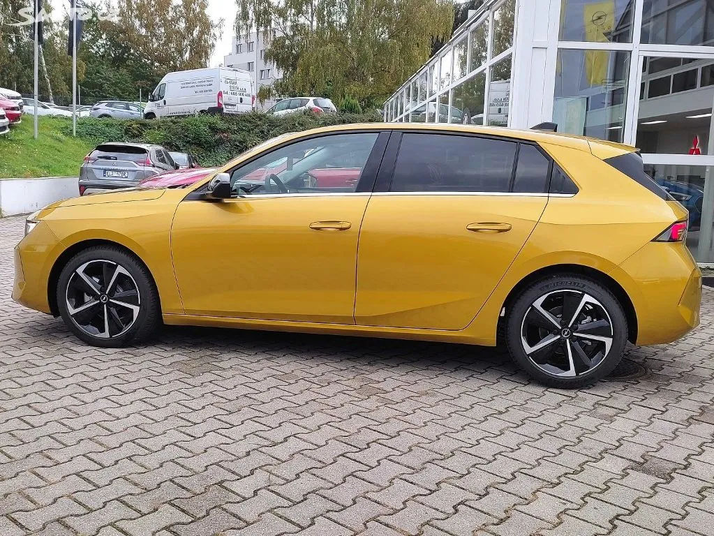 Opel Astra Elegance 1,2 Turbo 96 kW MT6 Image 2