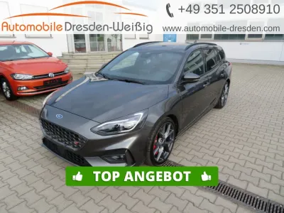 Ford Focus TURNIER 2,3 ST*STYLING PAKET*PERFORMANCE*
