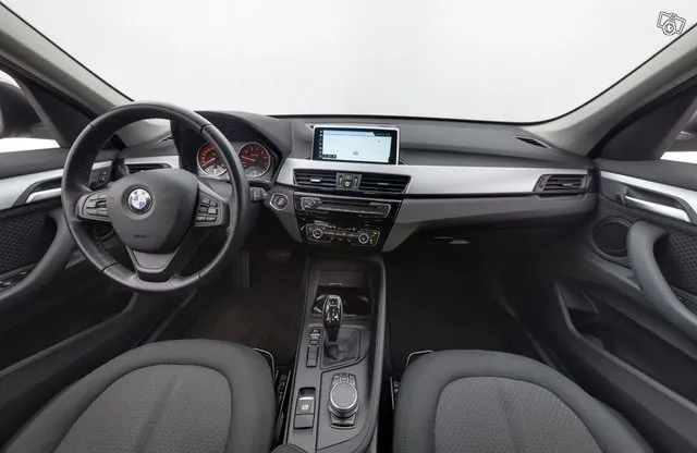 BMW X1 F48 sDrive18i A Business Automatic Edition / HUD / Prof. Navi / Suomi-auto / Image 9
