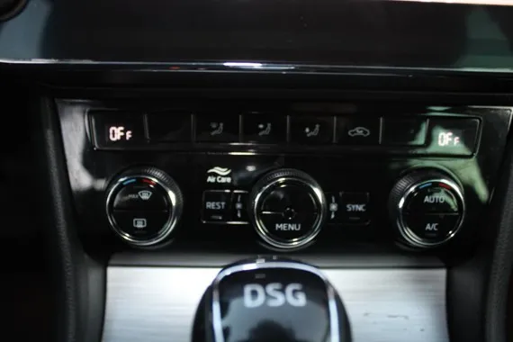 Škoda Superb Combi 1.4 TSi IV Plug in HYBRID AUTOMATIK *NAVIGACIJA* Image 4