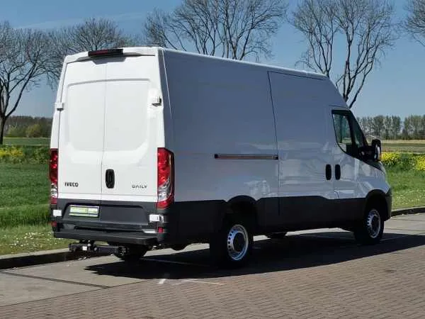 Iveco Daily 35 S  Image 3