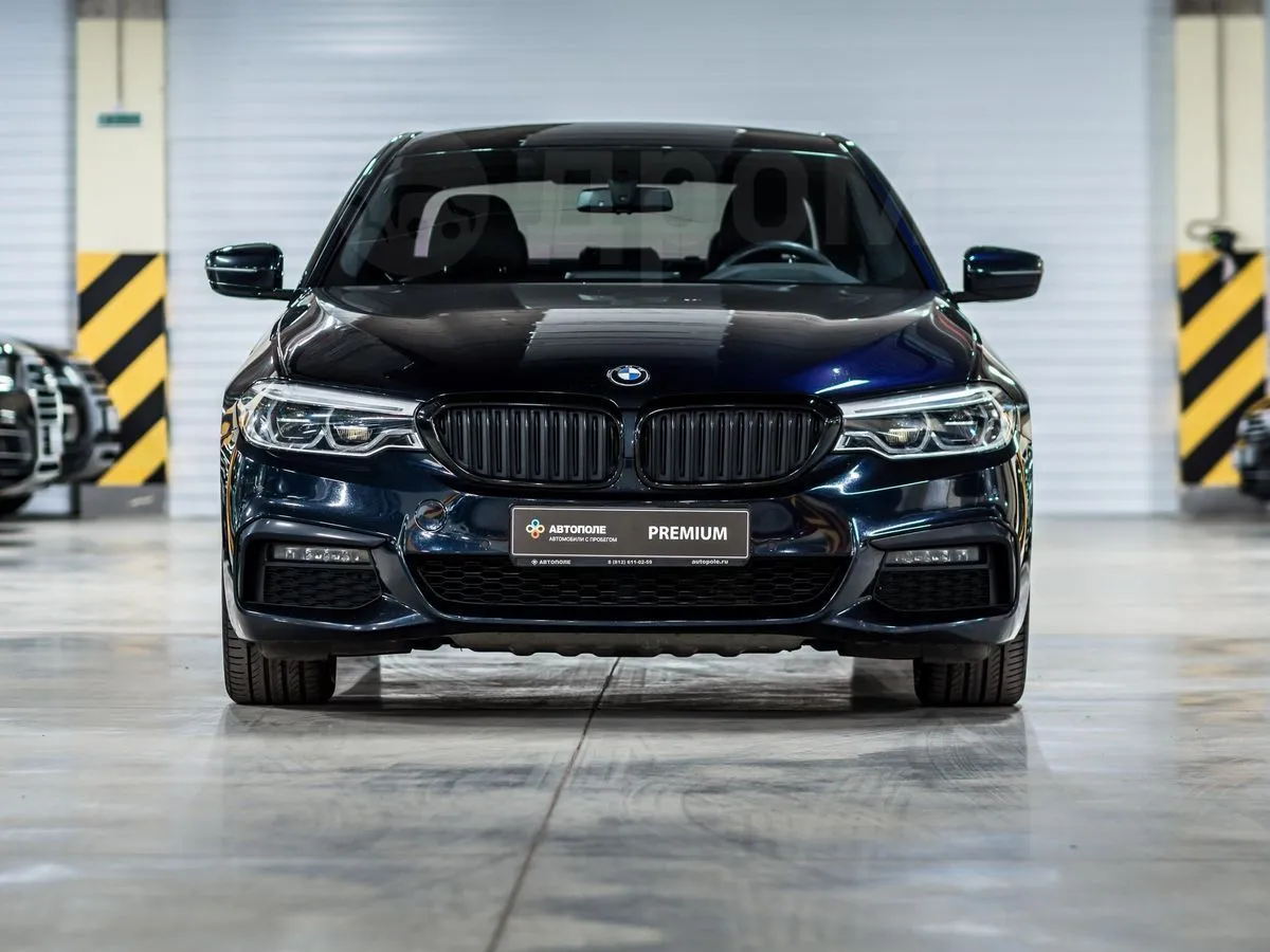 BMW 5-Series  Image 4