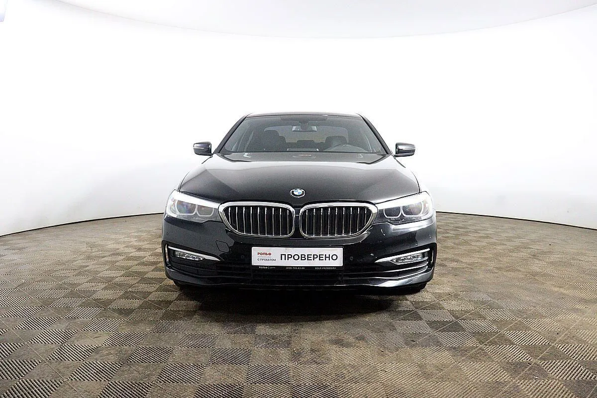 BMW 5-Series  Image 2