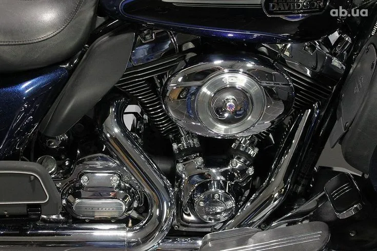 Harley-Davidson FLHTCU  Image 9